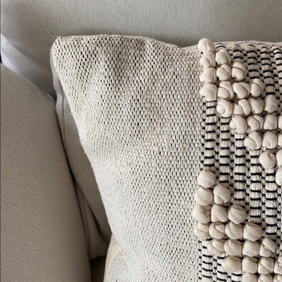 Extra large Moroccan style accent pillow - Picture 4 of 6